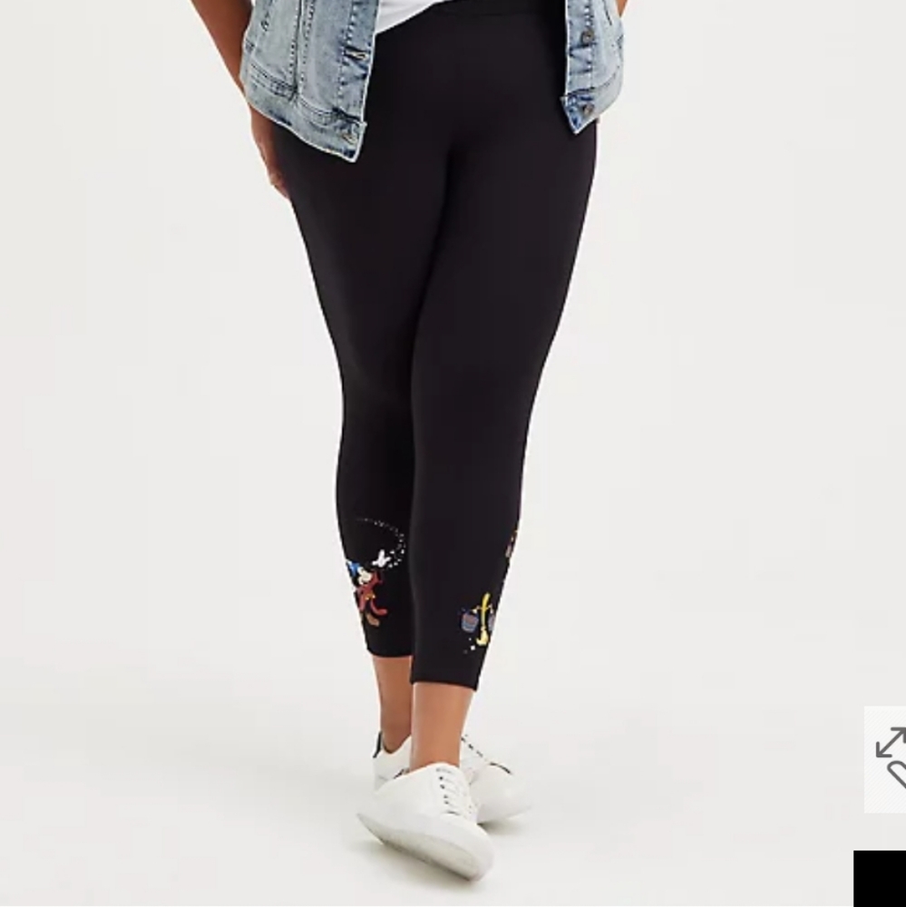 Torrid Fantasia Capri Leggings Size 1